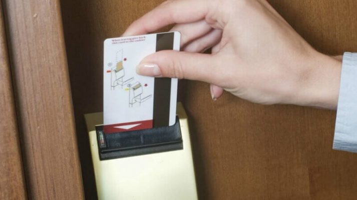 thẻ chìa khóa khách sạn bị khử từ do nhiều lý do