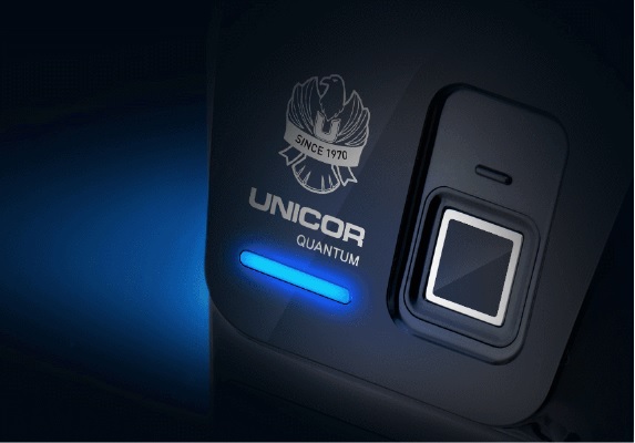  2. Khóa cửa điện tử Unicor UN-7200BK-F trang bị công nghệ vân tay hiện đại